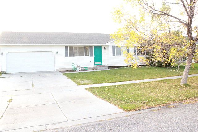 1st image of 3020 S Carolyn Ln