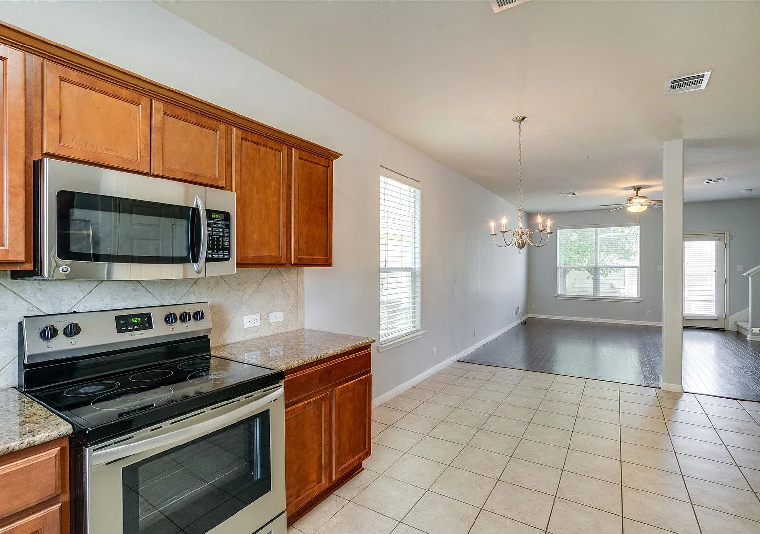 906 Craters of the Moon Blvd Pflugerville, TX 78660 — Photo 4