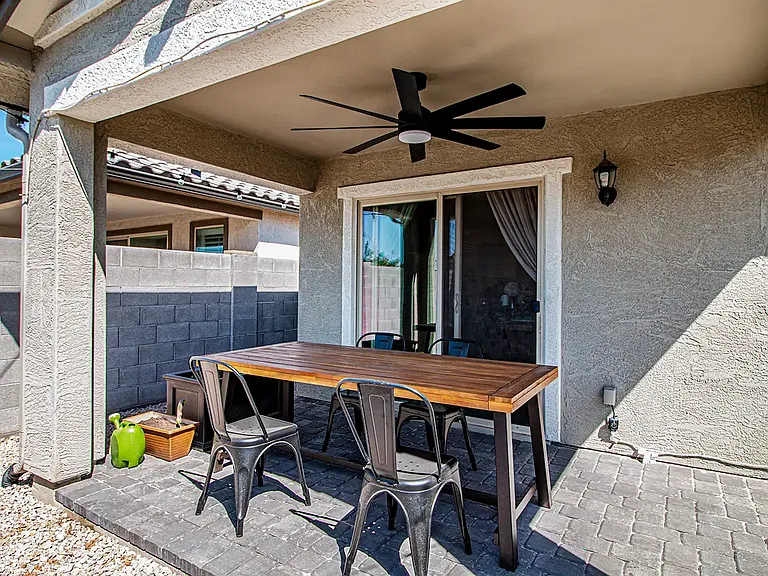 3915 E Liberty Ln — Photo 30