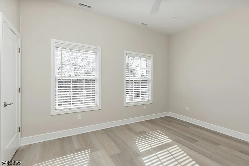 1 bed, $2,975 — Photo 4