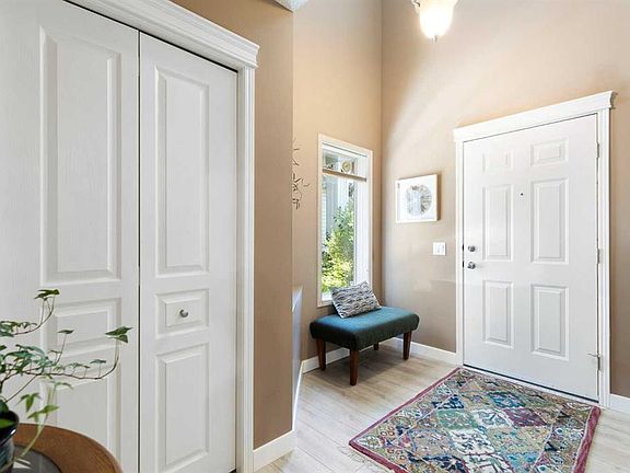 2nd image of 54 N Cranfield Cres SE