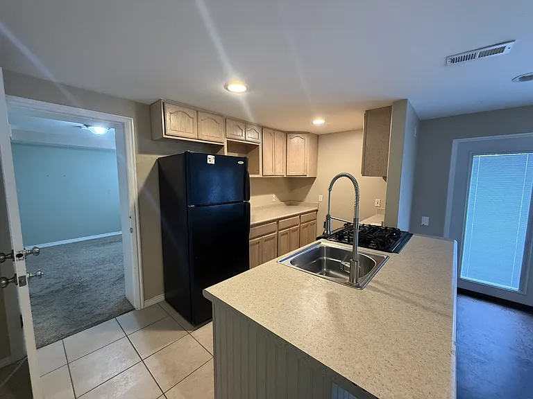 1645 E Parkway Ave #B — Photo 6