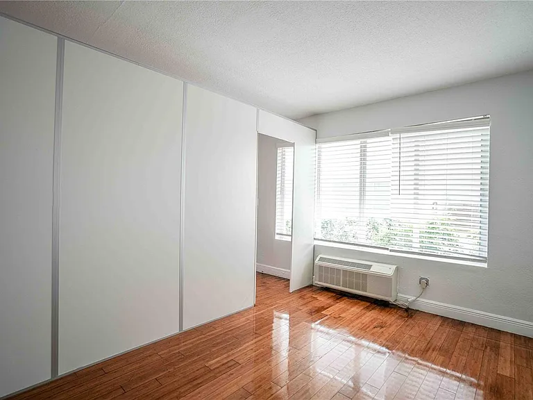 7325 Carlyle Ave #10 — Photo 5