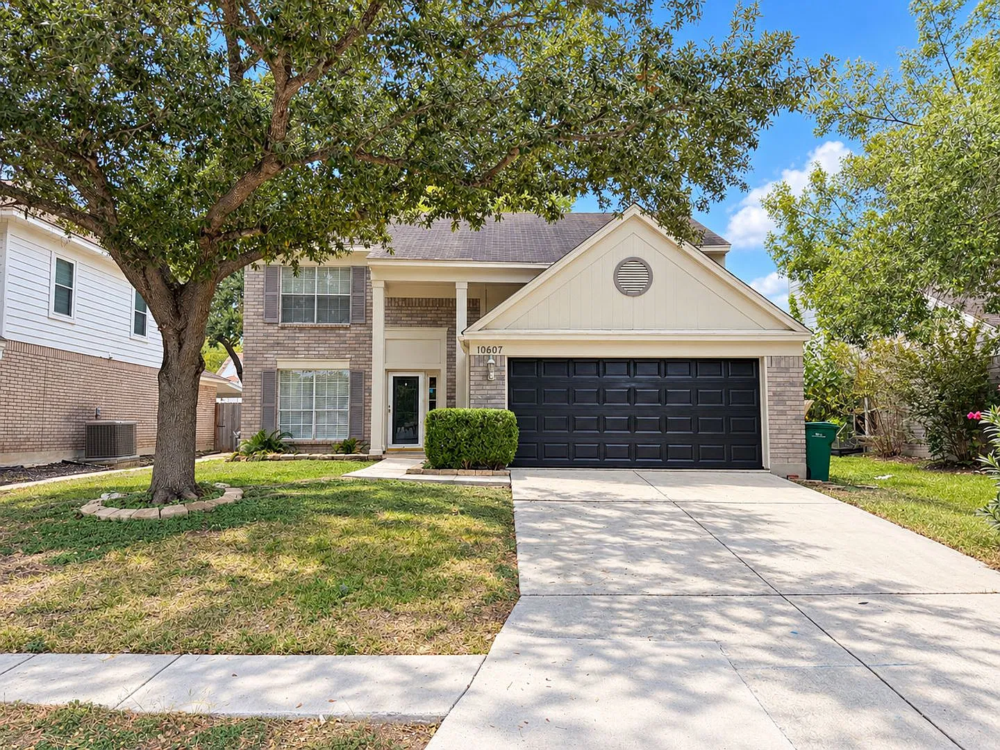 Welcome Home To This Lovely 3 Br / 2.5 Bath In Converse - Easy Access To Randolph Afb, Ft. Sam, &... — Photo 1