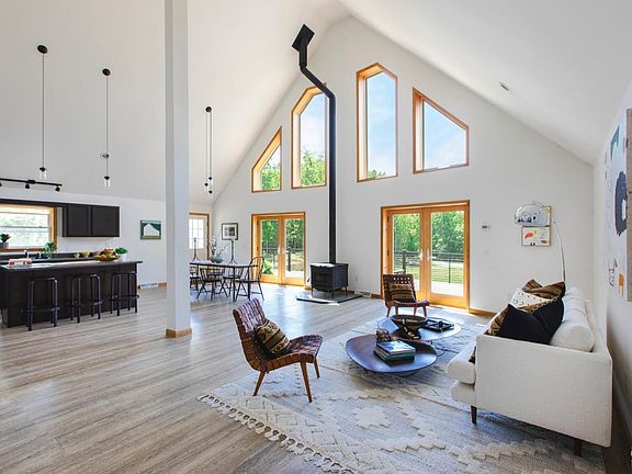 4th image of 28 Flagstone Drive