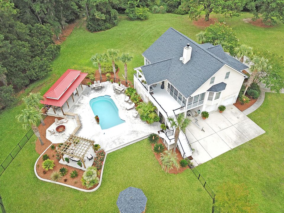 1st image of 2577 Royal Oak Dr
