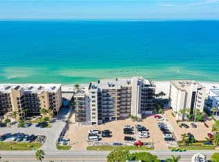 9375 Gulf Shore Dr APT 304, Naples, FL 34108