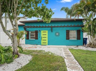 2054 Roselawn St, Sarasota, FL 34231