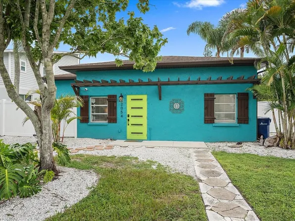 2054 Roselawn St, Sarasota, FL 34231