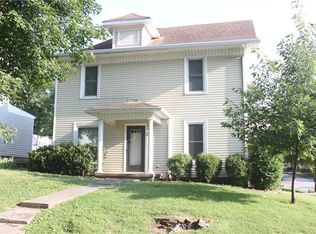 724 N 7th St, Atchison, KS 66002