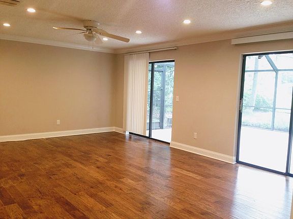 5th image of 105 Sanchez Ct