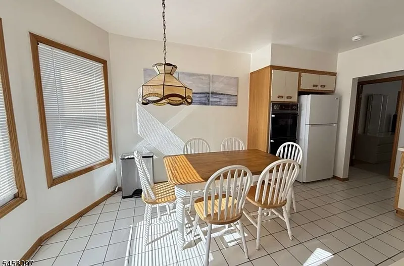 2 bed, 1.0 bath, $2,950 — Photo 4