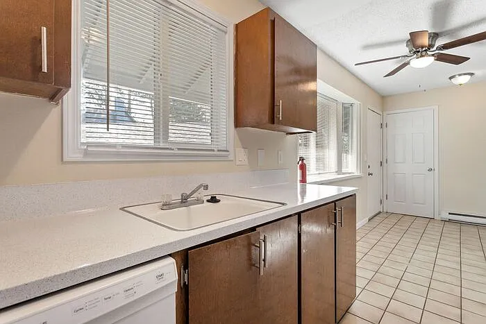 16540 NE Glisan St #29 — Photo 2
