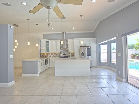 5th image of 7849 Manor Forest Lane