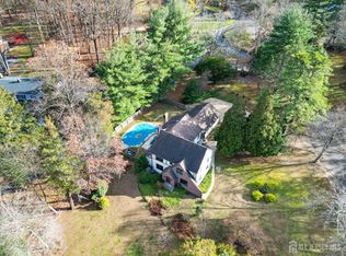 1 Derby Ln, North Brunswick, NJ 08902