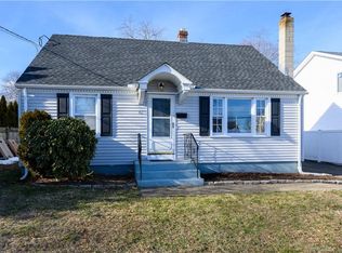 61 Winslow Dr, West Haven, CT 06516