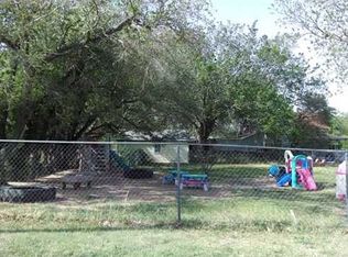 621 N Meridian Rd, Newton, KS 67114