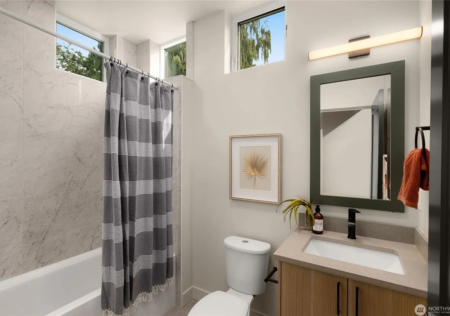 Brand new live/work unit in heart of Madrona — Photo 4