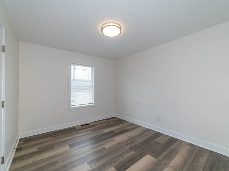 Midway Townhome — Photo 17
