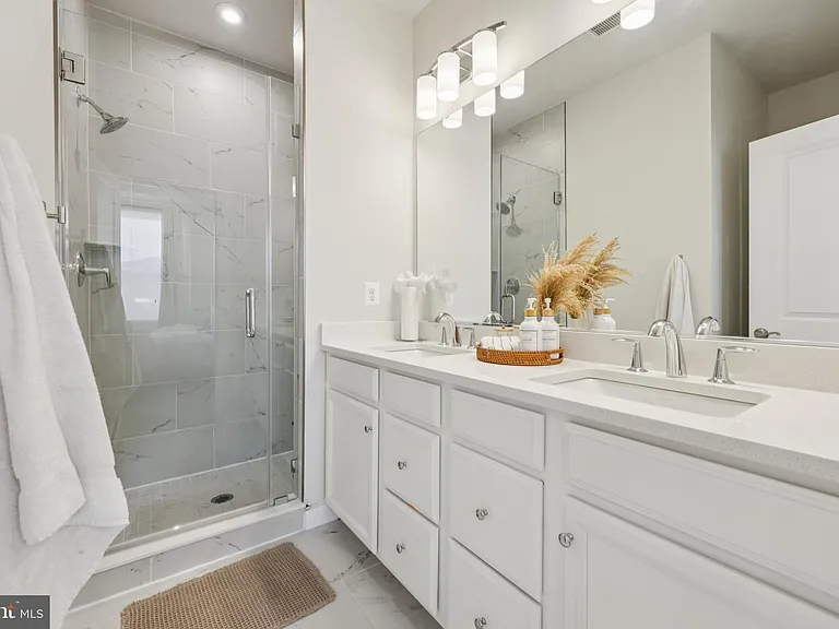 5601 Hyattsville Dr — Photo 12
