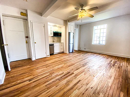 Rented by Compass | media 12