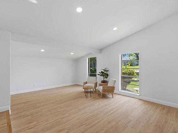 4th image of 3020 Ravine Trl