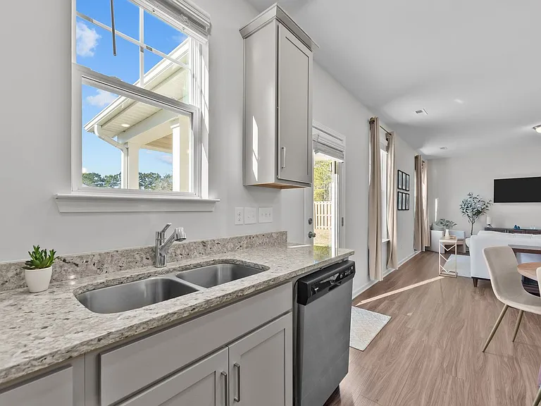 101 Permeta Dr — Photo 15