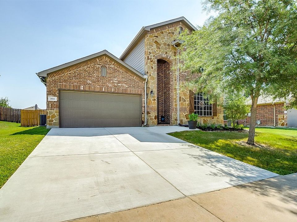 1st image of 304 Coral Vine Ln