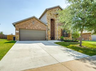 304 Coral Vine Ln, Burleson, TX 76028