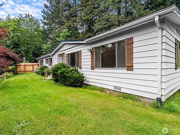 2nd image of 26828 NE Ames Lake Road