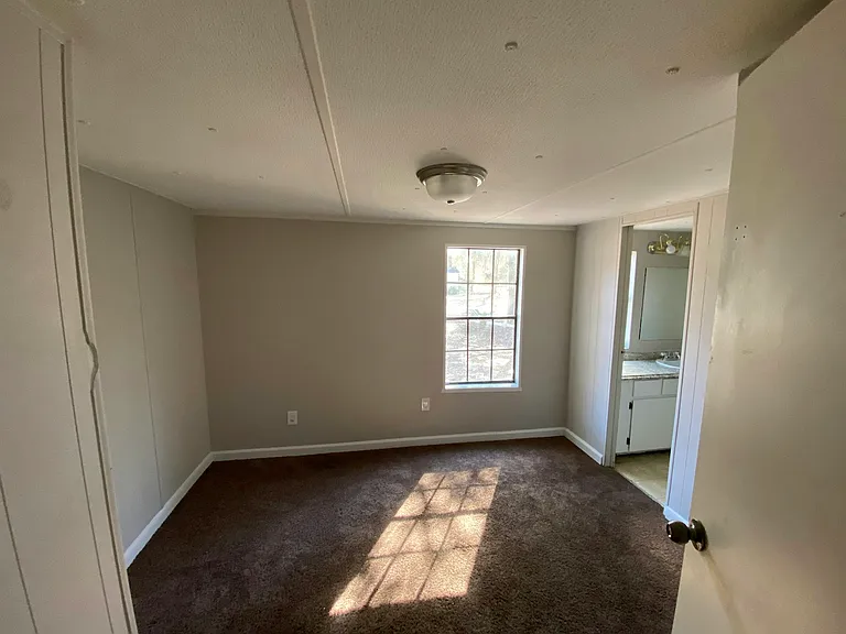 304 Holly Hill Rd — Photo 5