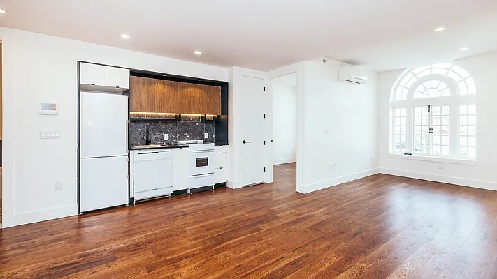Rented by Nooklyn NYC LLC | media 87