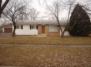 245 Meadowbrook Dr, Bolingbrook, IL 60440