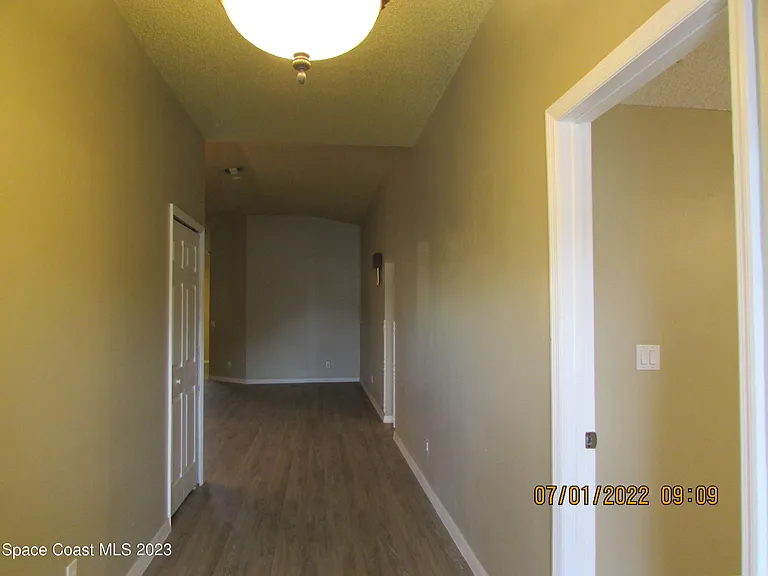 700 Benton Dr — Photo 3