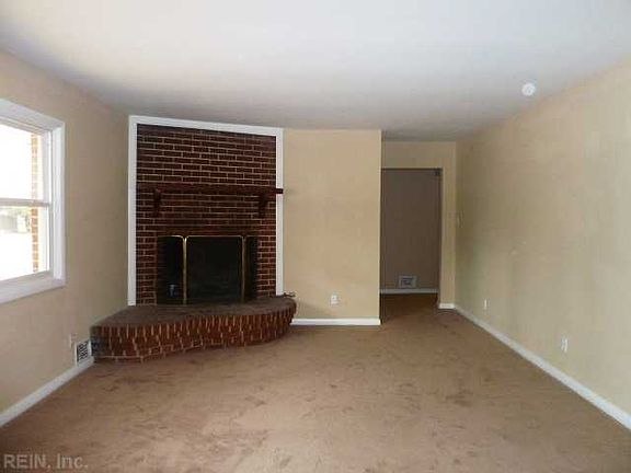 5th image of 10 Ross Dr