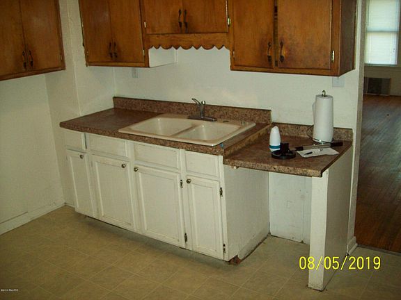 4th image of 791 Ogden Ave