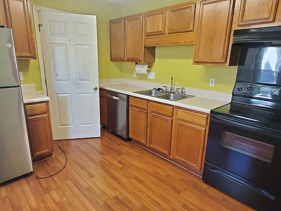 3rd image of 425 Abbottswood Dr