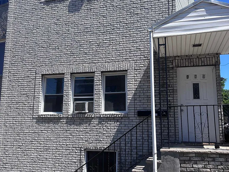 188 Zabriskie St — Photo 10