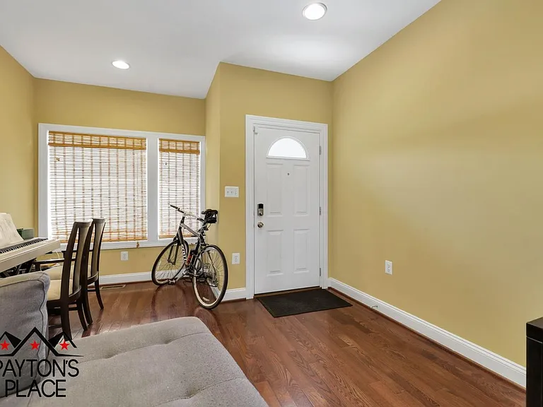 1332 Talbert Ct SE — Photo 2