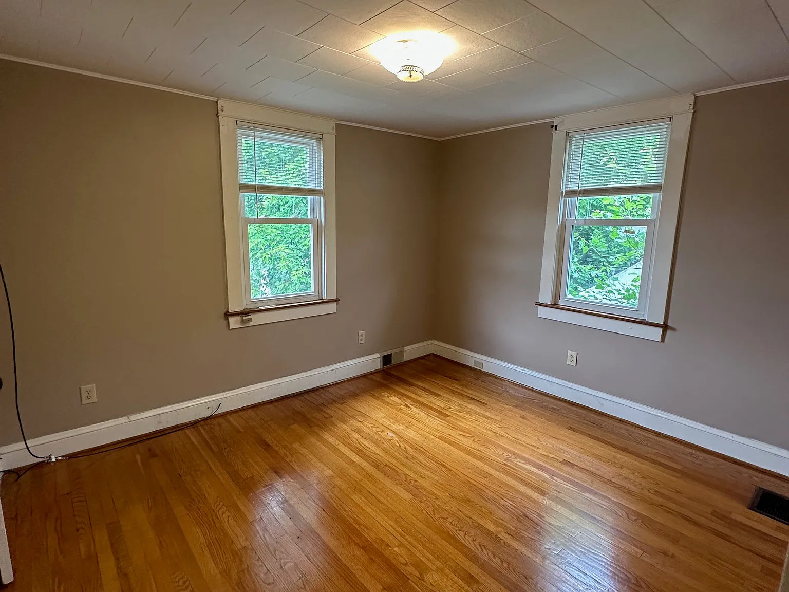 2 bed, 1476 sqft, $850 — Photo 1