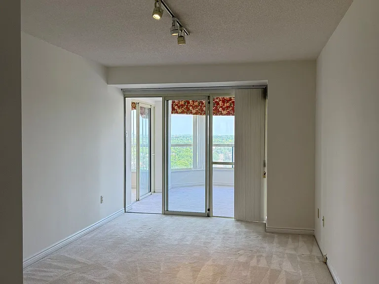 7300 Yonge St #1604 — Photo 20