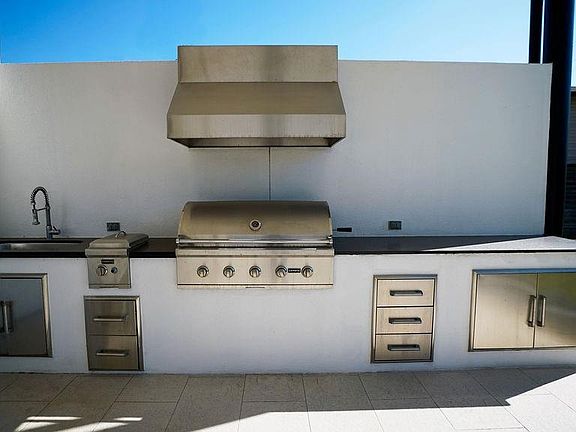 5th image of 3308 N Macgregor Way