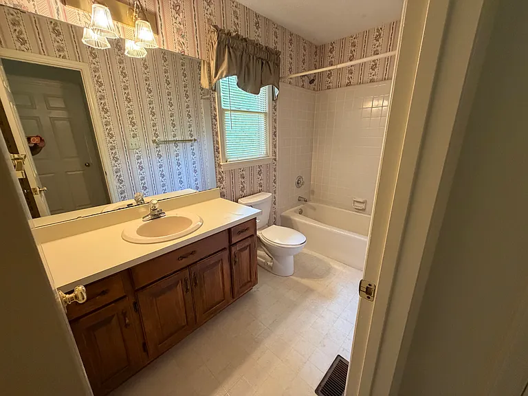 6600 Walnut Cove Dr — Photo 16