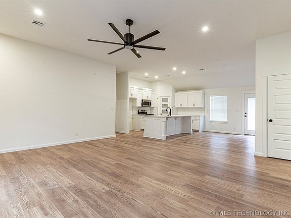 2nd image of 10945 S 271st East Ave