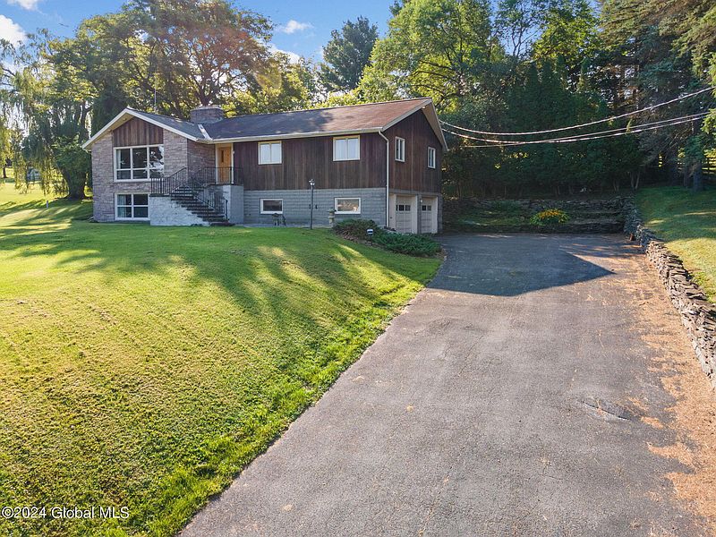 3rd image of 170 Mineral Springs Road