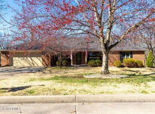 820 Pin Oak Ter, Jefferson City, MO 65109