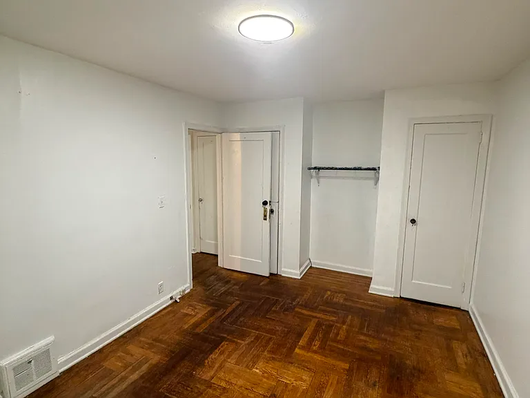 3121 W 2nd St #1 — Photo 4