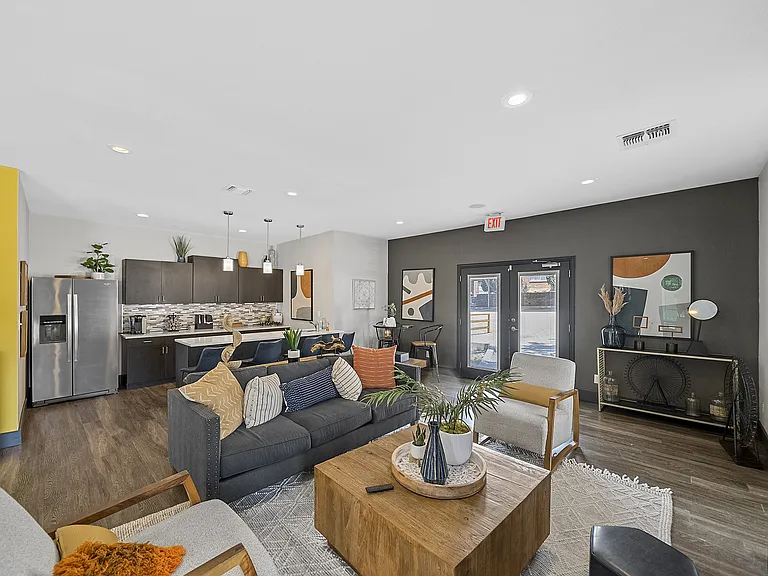 Trinity Apartments — Photo 6