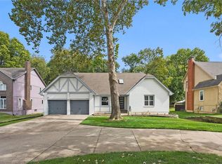 4017 NE Channel Dr, Lees Summit, MO 64064