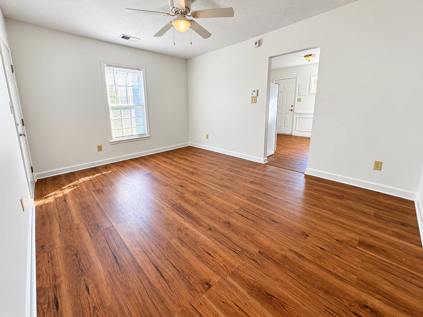 2 bed, 1.0 bath, $950 — Photo 4